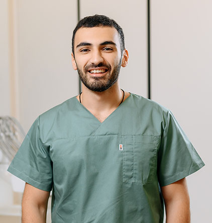 Стоматолог Карібян Артем Дмитрийович