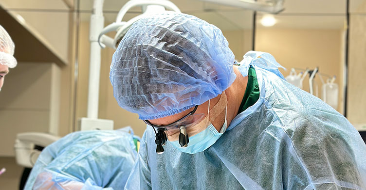 Розкриття зуба та доступ до пульпи